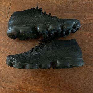 Used Air vapor max and harden vol 2